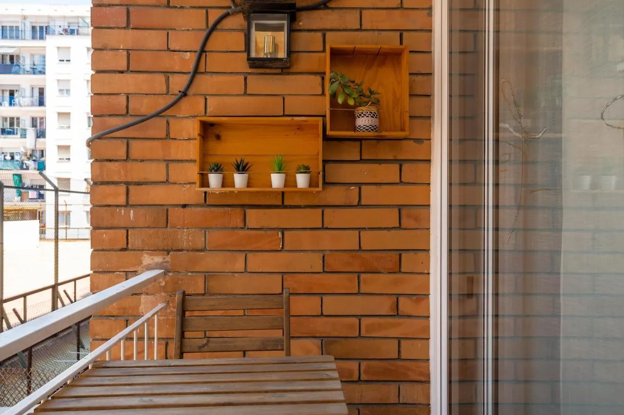 Sunny Beachside Haven 2 Bd In The Marina District Barcelona Spain