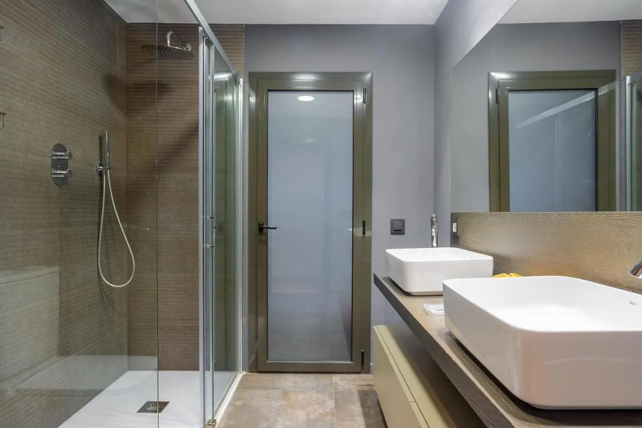 Apartment Sunny Beachside Haven 2 Bd In The Marina District Barcelona