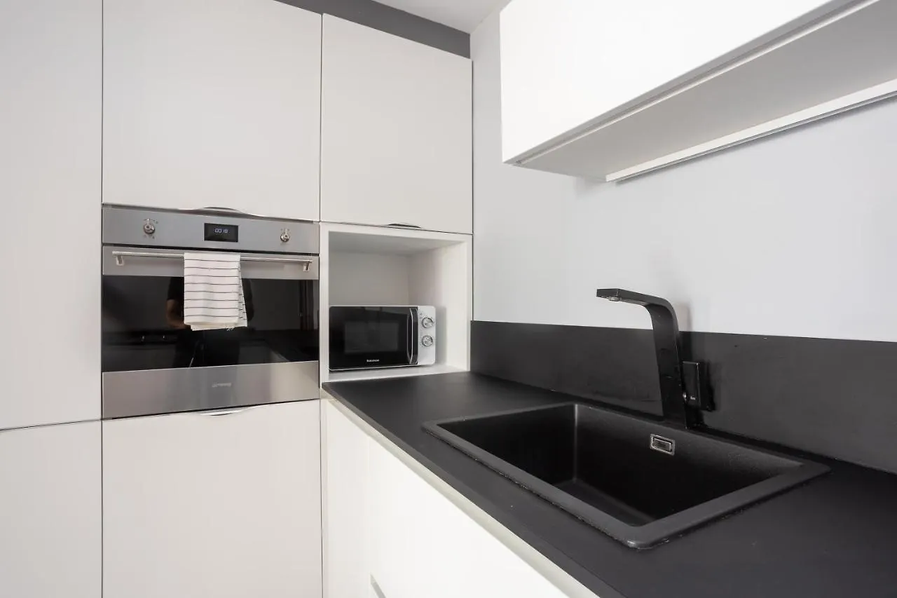 Sunny Beachside Haven 2 Bd In The Marina District Barcelona
