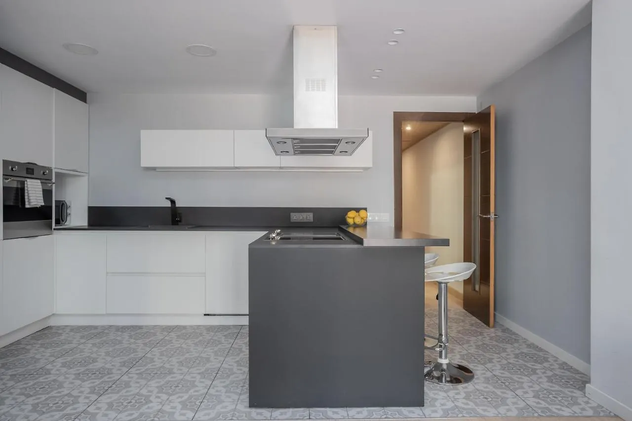 Sunny Beachside Haven 2 Bd In The Marina District Barcelona 0*,  Spain