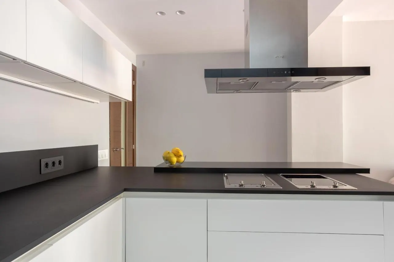 Sunny Beachside Haven 2 Bd In The Marina District Barcelona 0*,  Spain